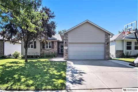 1001 W Welter Dr, Lincoln, NE 68522