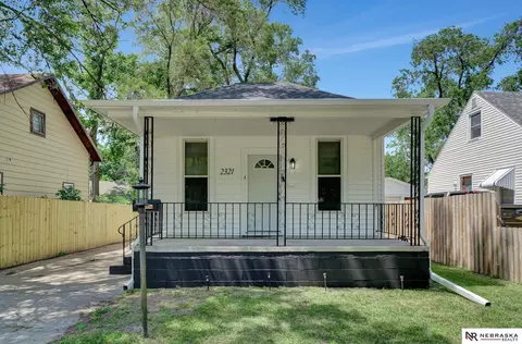 2321 S 10th St, Lincoln, NE 68502