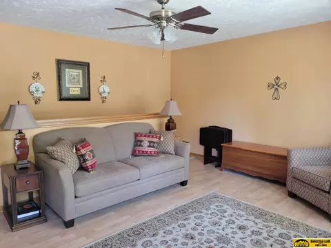 505 N 25th St, Beatrice, NE 68310 photo 2