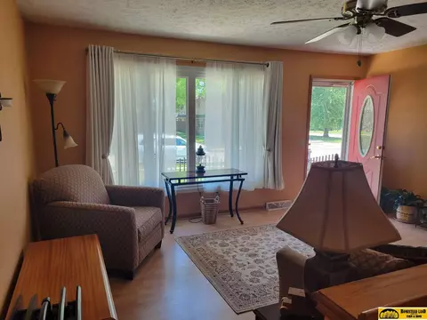 505 N 25th St, Beatrice, NE 68310 photo 3