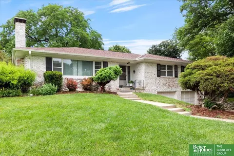 728 Sunset Trl, Omaha, NE 68132
