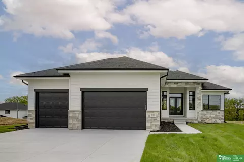 4531 S 202nd Ave, Omaha, NE 68135