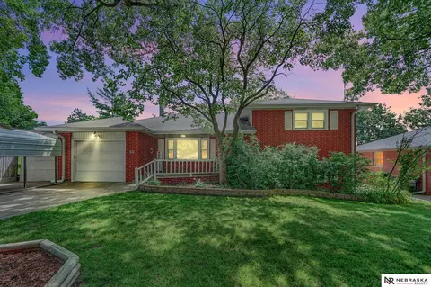 2120 S 61st St, Lincoln, NE 68506