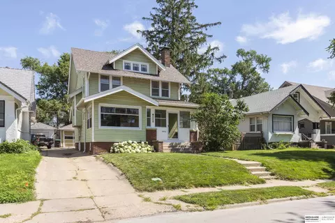 2424 Newport Ave, Omaha, NE 68112