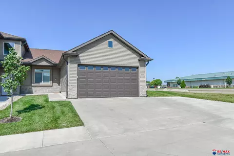 5975 Pinnacle Pl, Lincoln, NE 68521