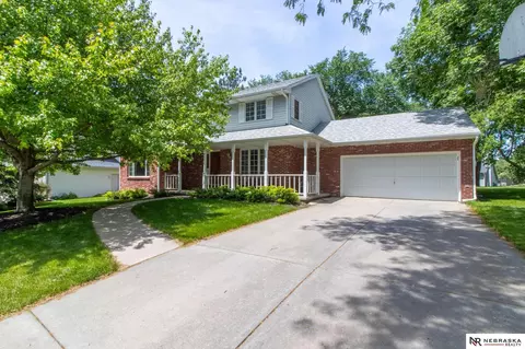 4440 Birch Hollow Dr, Lincoln, NE 68516