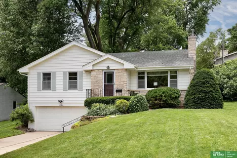 1108 Dillon Dr, Omaha, NE 68132
