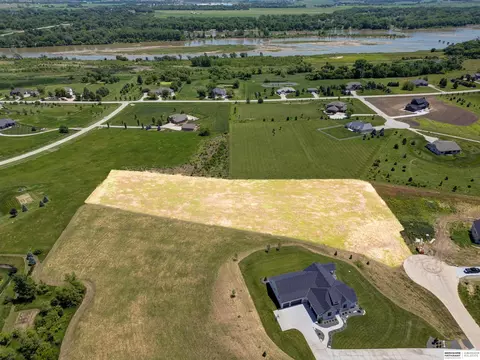 420 Orleans Cir, Yutan, NE 68073