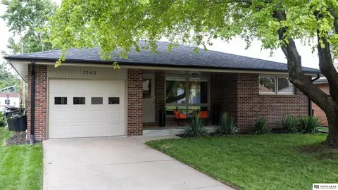 7340 Lexington Ave, Lincoln, NE 68505