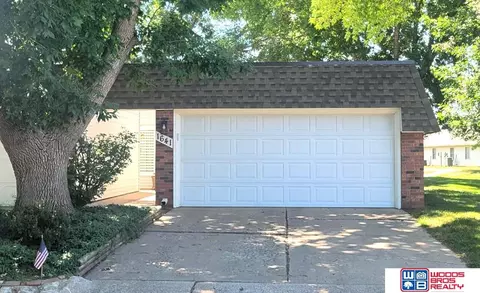 1641 Granada Ln, Lincoln, NE 68528