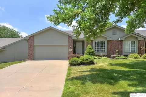 6938 S 163rd St, Omaha, NE 68136