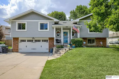9136 Adams St, Omaha, NE 68127