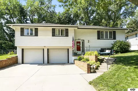7217 Washington St, Ralston, NE 68127