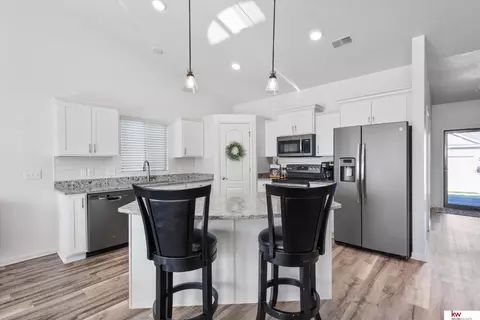 7505 N 167 Ave, Bennington, NE 68007