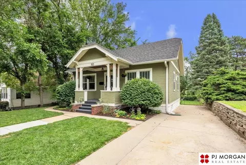 921 S 41st St, Omaha, NE 68105