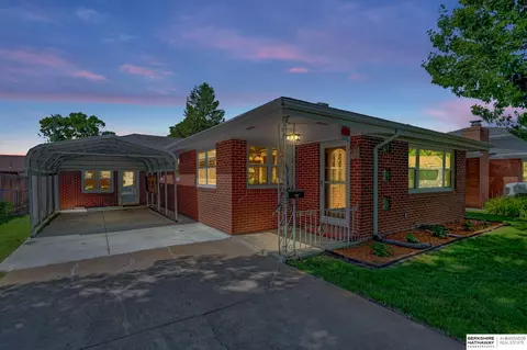 1714 Alpha St, North Platte, NE 69101