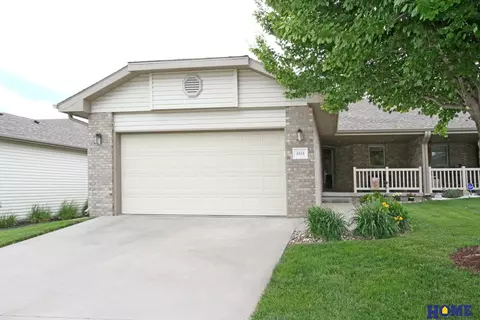 6814 S 91st St, Lincoln, NE 68526