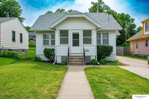 1209 S 55th St, Omaha, NE 68106