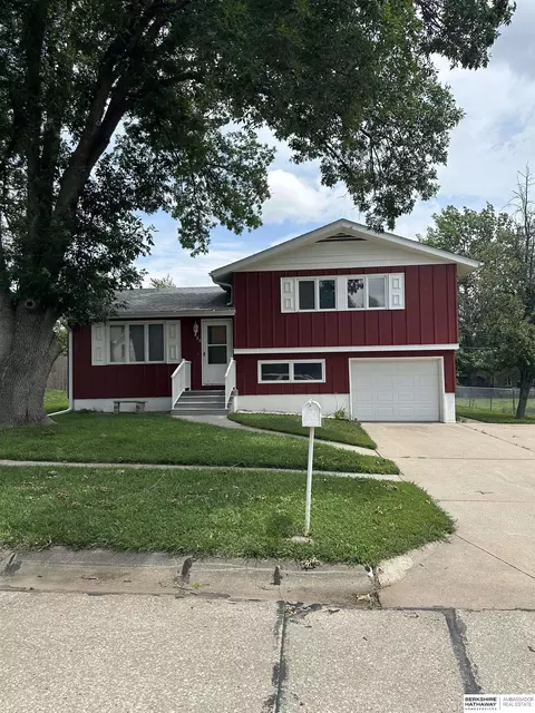 822 N 25th Ave, Blair, NE 68008