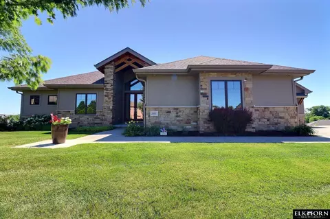 20851 V Cir, Elkhorn, NE 68002