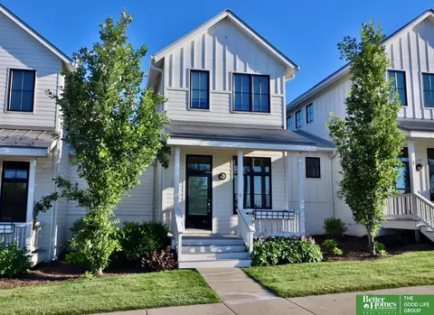 717 Pacific St, Omaha, NE 68108