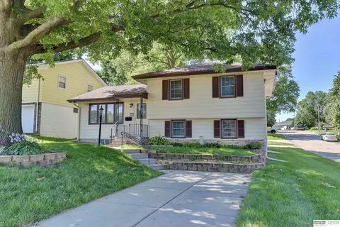 5435 A St, Omaha, NE 68106