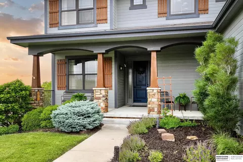 17672 Burdette St, Omaha, NE 68116