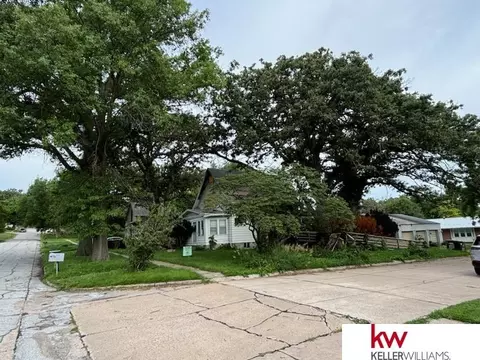 200 W M St, Weeping Water, NE 68463