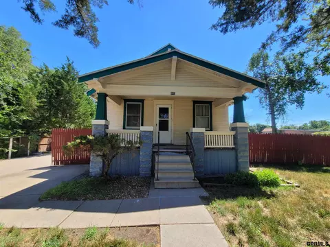 840 S 1st St S, Lincoln, NE 68508