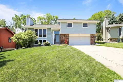 2518 S 161st Cir, Omaha, NE 68130