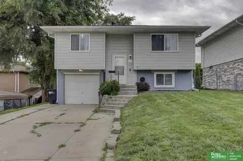 5710 S 33 St, Omaha, NE 68107
