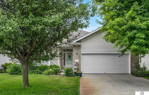 312 Pebble Bch, Lincoln, NE 68520