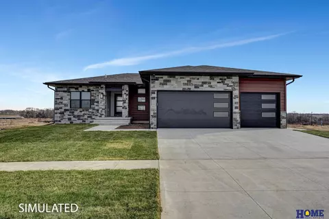 7930 Patrick Ave, Lincoln, NE 68516