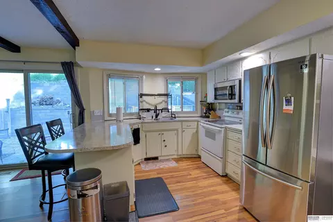 810 Kohl Rd, Bellevue, NE 68005 photo 3