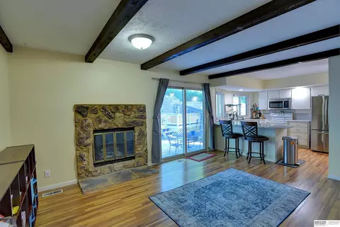 810 Kohl Rd, Bellevue, NE 68005 photo 4