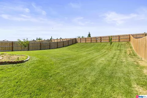 Exterior - 7770 N 149 St, Bennington, NE 68007 photo 5 of 7