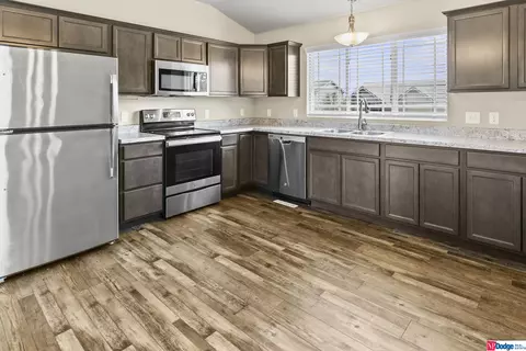 Kitchen - 7770 N 149 St, Bennington, NE 68007 photo 2 of 3