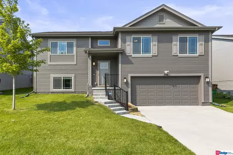 7770 N 149 St, Bennington, NE 68007