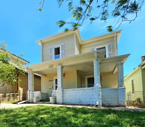 4207 S 26 St, Omaha, NE 68107