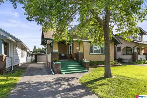 2873 Vane St, Omaha, NE 68112