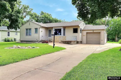 1670 N Somers Ave, Fremont, NE 68025