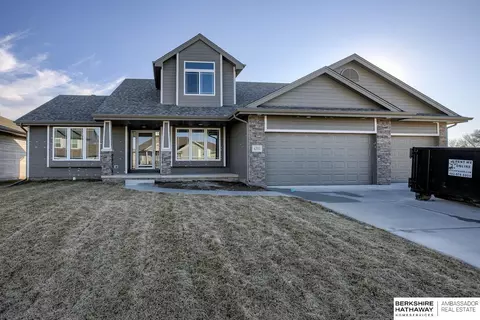 4311 Chennault St, Bellevue, NE 68123