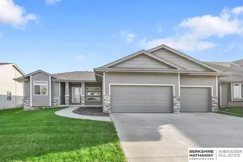 4307 Chennault St, Bellevue, NE 68123