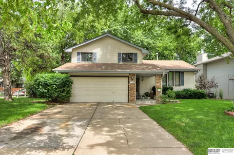 9314 Y St, Omaha, NE 68127