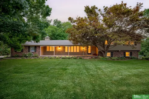 10906 N 62 St, Omaha, NE 68152
