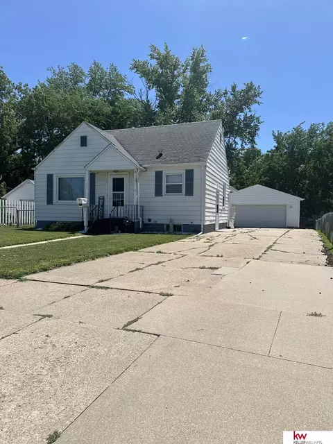 1395 E 2nd St, Fremont, NE 68025