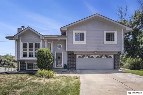 15113 Robin Cir, Omaha, NE 68138