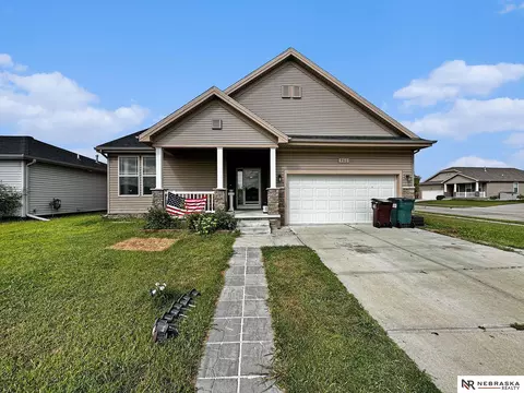 960 Garden Valley Rd, Lincoln, NE 68521