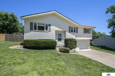 18918 Benton Blvd, Elkhorn, NE 68022