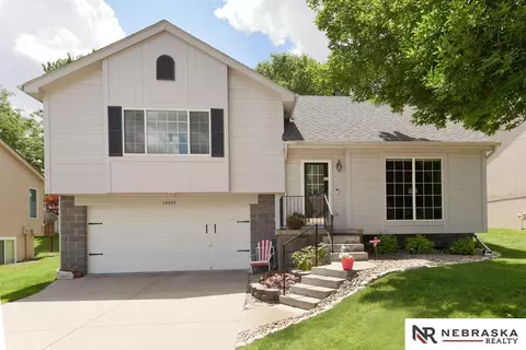 14805 Locust St, Omaha, NE 68116